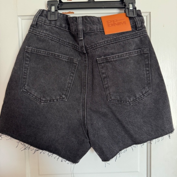 🖤 Princess Polly Black Denim Shorts | Sz 2 | High Rise Raw Hem NWT ✨ - Picture 4 of 4